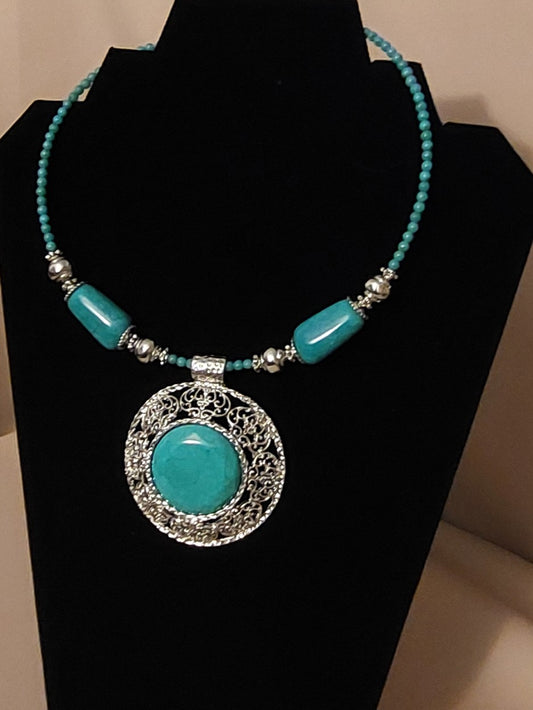 Z Fashion Jewelry Silver and Turquoise Blue Necklace