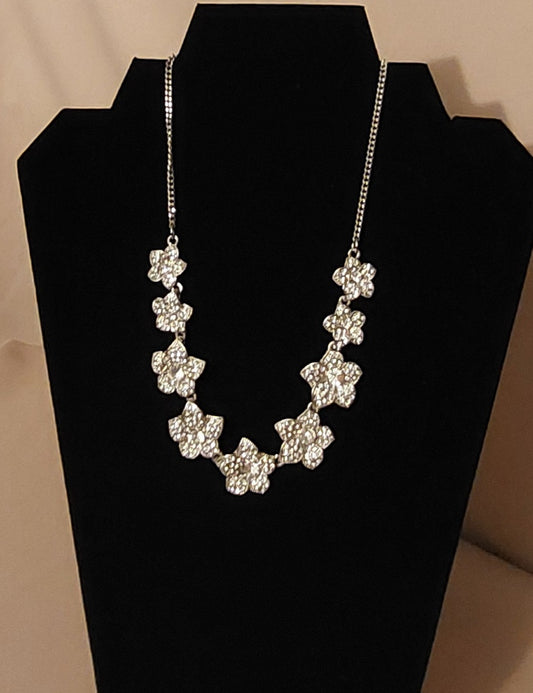 Z Fashion Jewelry Silver and Crystals Flower Motif