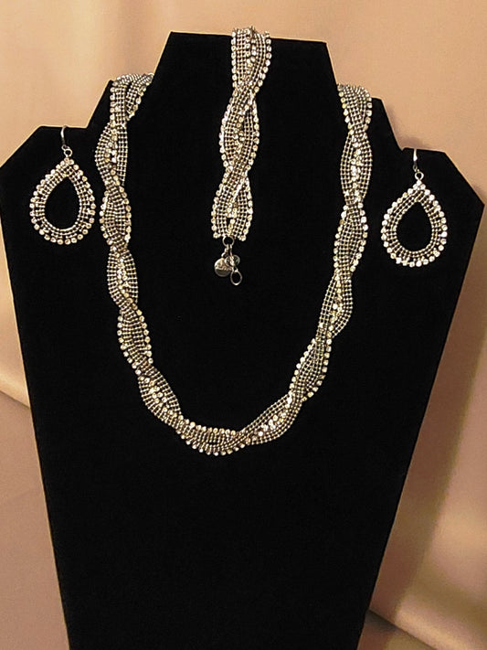 Z Fashion Jewelry Silver Twist with Small Crystals Set