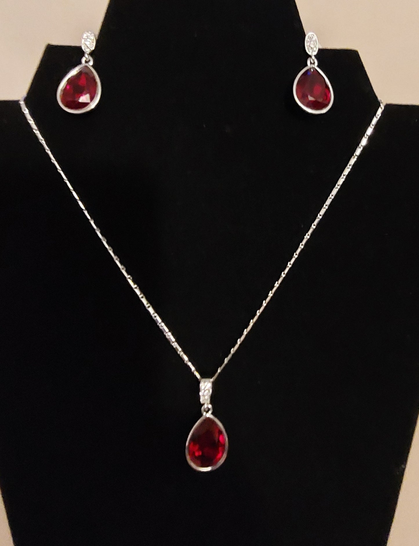 Z Fashion Jewelry Set Ruby Red Crystalized Swarovski Elements